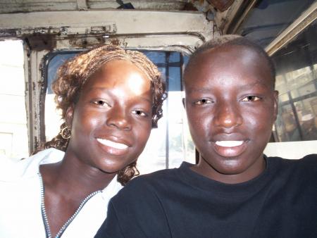arona et ivone on a partage la meme classe en 3éme