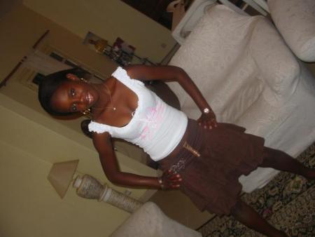 une fille ki se nomme diouma da fa barri affaire kiss a tw t'es cool