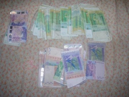 I get money ( xaliss nékhena )